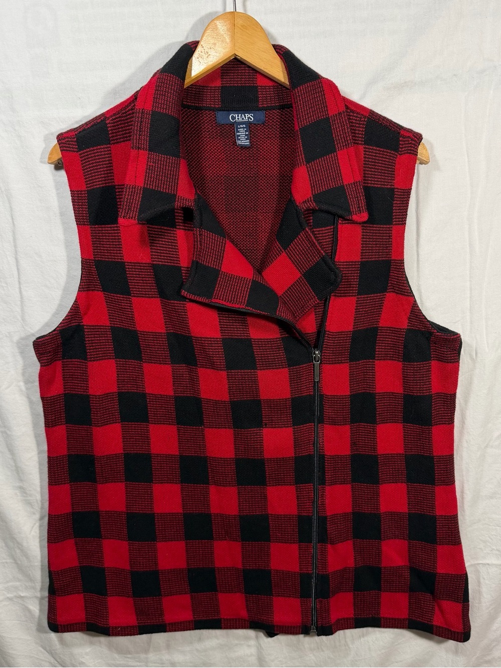 Chaps Red & Black Buffalo Plaid Off-Set Zip Vest Size Large